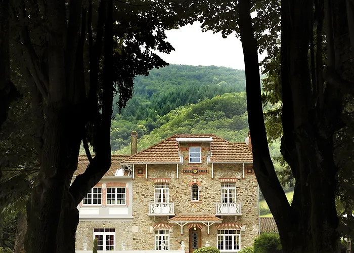 Отель Demeure De Flore Lacabarede