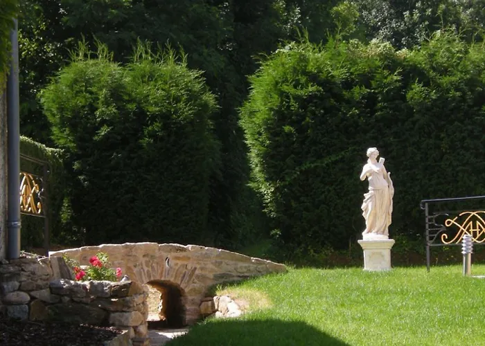 Demeure De Flore Отель Lacabarede