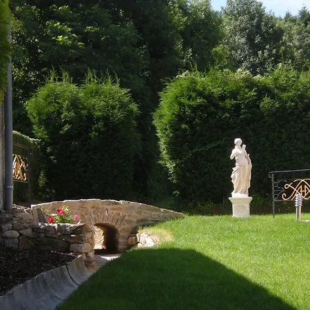 Demeure De Flore Hotel Lacabarede