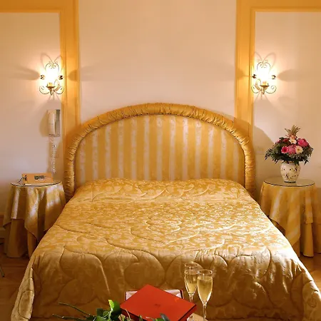 Hotel Demeure De Flore 3*